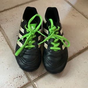 Adidas soccer cleats, sz 1 boys